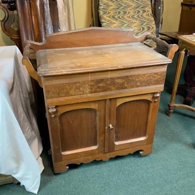 Lot 331 | Buffet Cart on Wheels