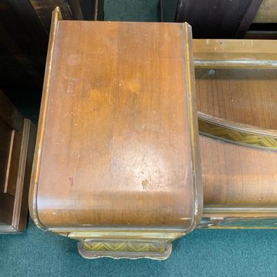 Lot 332 | Art Deco Vanity