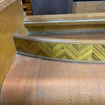 Lot 332 | Art Deco Vanity