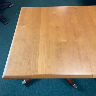 Lot 339 | Large 8-Leg Table