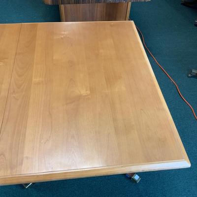 Lot 339 | Large 8-Leg Table