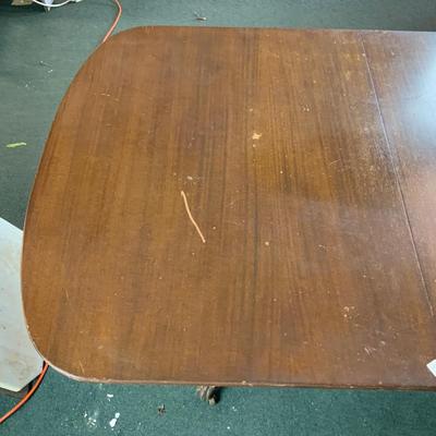 Lot 343 | Dining Table Unique Base