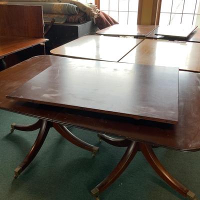 Lot 346 | Dark Wood Table | 1 Leaf