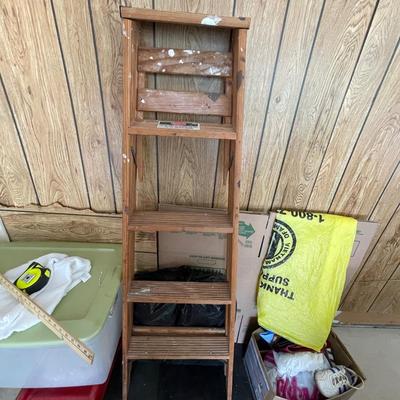 Wood ladder