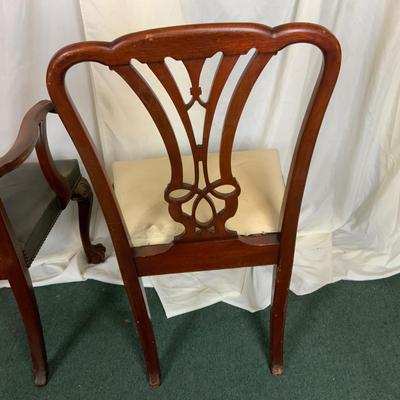 Lot 372 | Set of 5 of Dining Chairs
