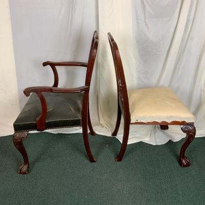 Lot 372 | Set of 5 of Dining Chairs
