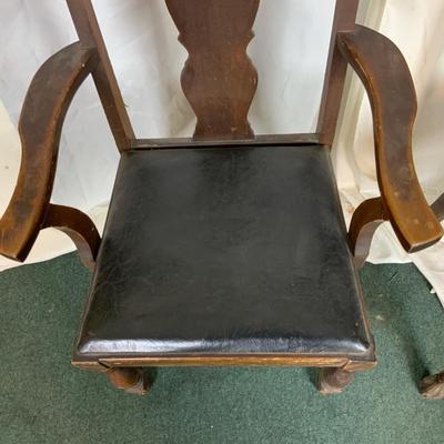 Lot 373 | Pair of Antique Chairs