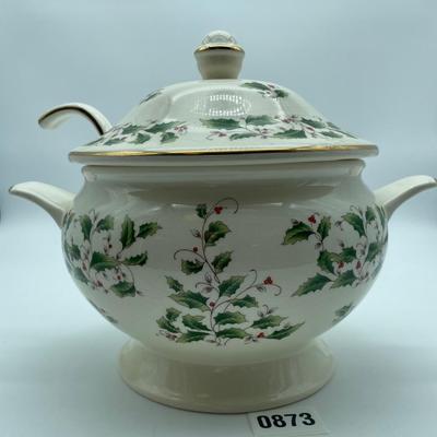 Royal Limited Holly soup tureen with lid and ladle