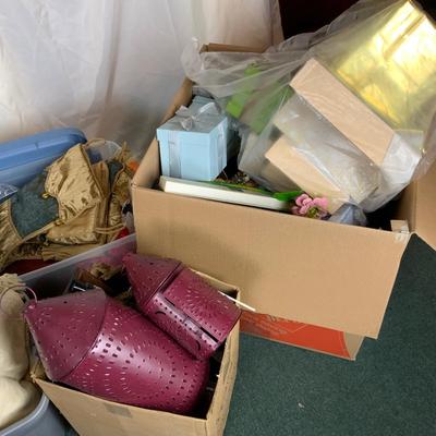 Lot 377 | Miscellaneous Holiday Decor