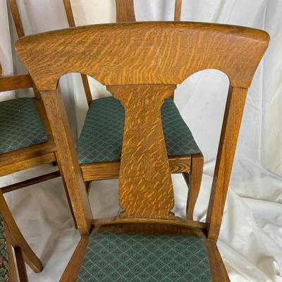 Lot 388 | Lot of 4 Mis-Matched Oak Chairs