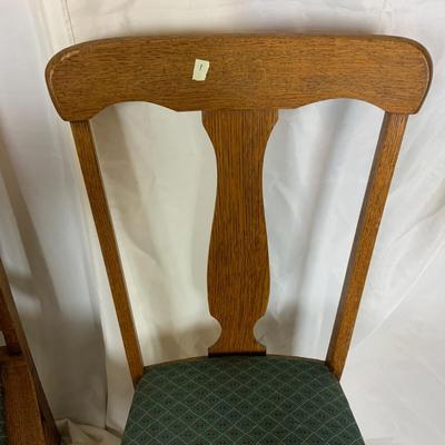 Lot 388 | Lot of 4 Mis-Matched Oak Chairs