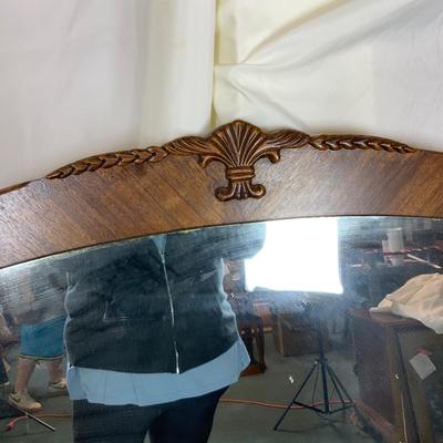 Lot 402 | Elegant Vanity Mirror