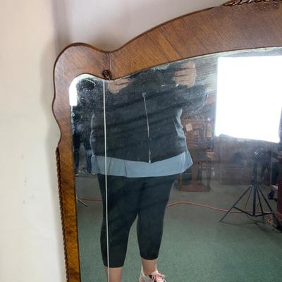 Lot 402 | Elegant Vanity Mirror