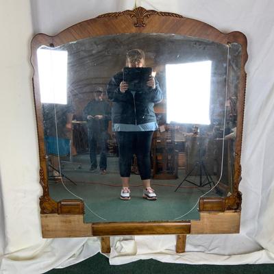 Lot 402 | Elegant Vanity Mirror