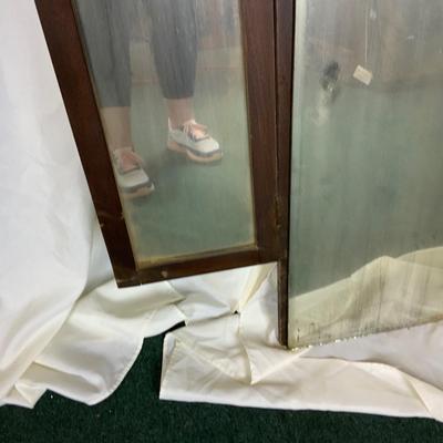 Lot 415 | Adjustable Mirror Set