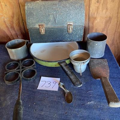 Vintage Lunchbox and Kitchen Lot