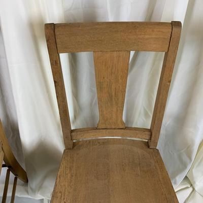 Lot 429 | Mis-Matched Oak Chairs