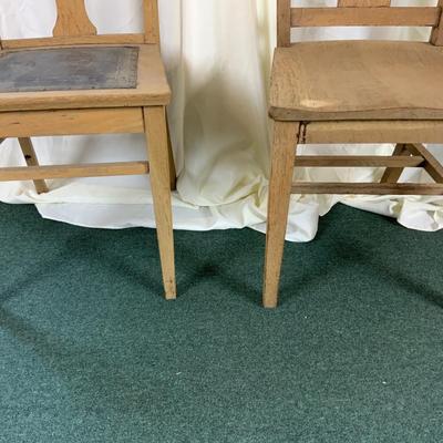 Lot 429 | Mis-Matched Oak Chairs