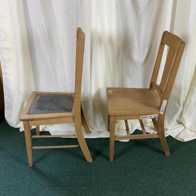 Lot 429 | Mis-Matched Oak Chairs