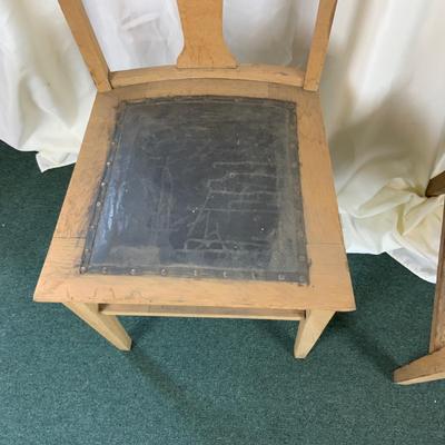 Lot 429 | Mis-Matched Oak Chairs