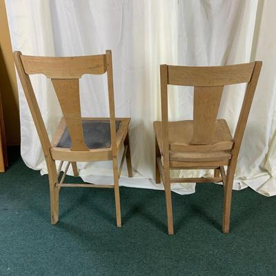 Lot 429 | Mis-Matched Oak Chairs