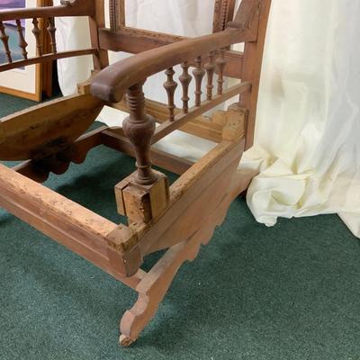 Lot 434 | Antique Bounce Rocker