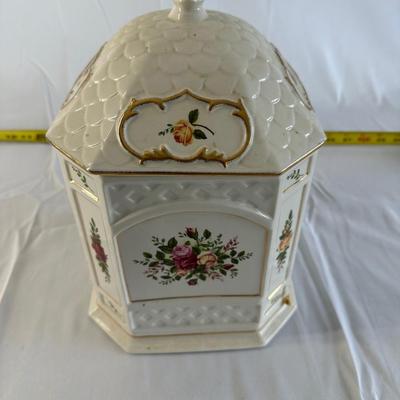 Royal Albert Old Country Roses Cookie Jar