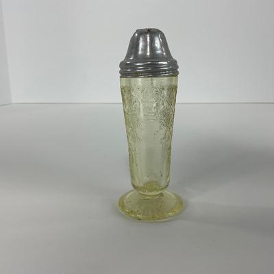 -22- URANIUM | Yellow & Green Florentine Hazel Atlas Glass Co. Shakers