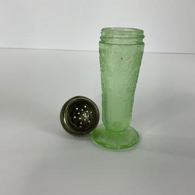 -22- URANIUM | Yellow & Green Florentine Hazel Atlas Glass Co. Shakers