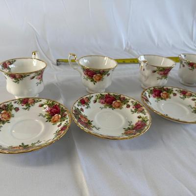Royal Albert Old Country Roses 8 Teacups and Saucers
