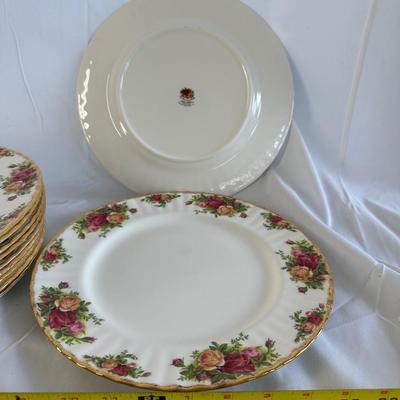 Royal Albert Old Country Roses 11 dinner Plates