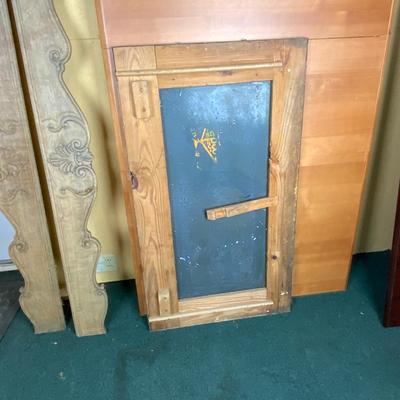 Lot 466 | Hoosier Cabinet Porcelain Counter