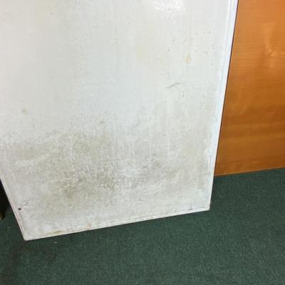 Lot 466 | Hoosier Cabinet Porcelain Counter