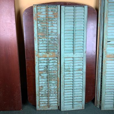 Lot 473 | Two Shorter Chippy Pint Shutters