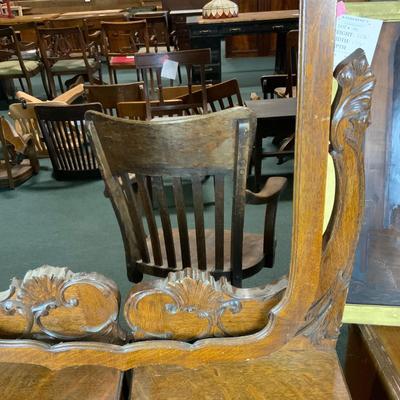 Lot 484 | Oak Vanity with Mirror Frame Set