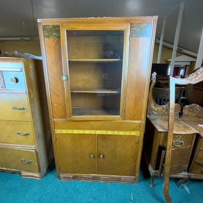 Lot 485 | Art Deco China Cabinet | Bookshelf