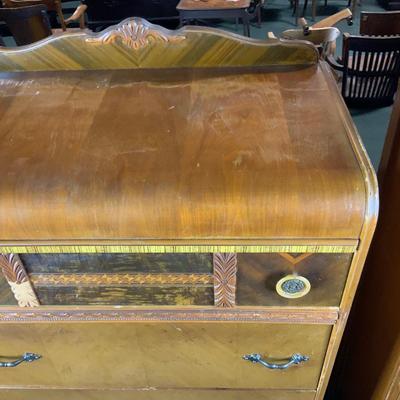 Lot 486 | Art Deco Highboy