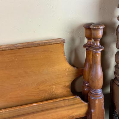 Lot 487 | Substantial Head and Footboard