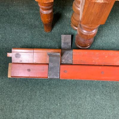 Lot 488 | Impressive Pineapple Head and Footboard | Rails