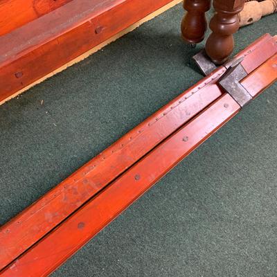 Lot 488 | Impressive Pineapple Head and Footboard | Rails