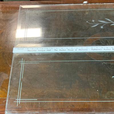 Lot 491 | Two Pieces Etched Glass