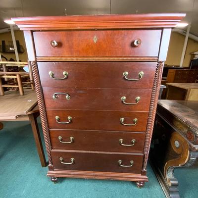 Lot 494 | Modern Basset Dresser