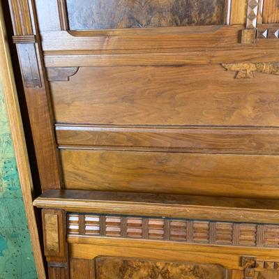 Lot 495 | Victorian Bed with Burled Walnut Panels