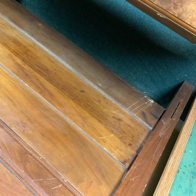 Lot 495 | Victorian Bed with Burled Walnut Panels