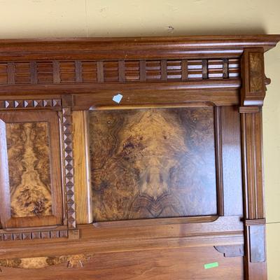 Lot 495 | Victorian Bed with Burled Walnut Panels