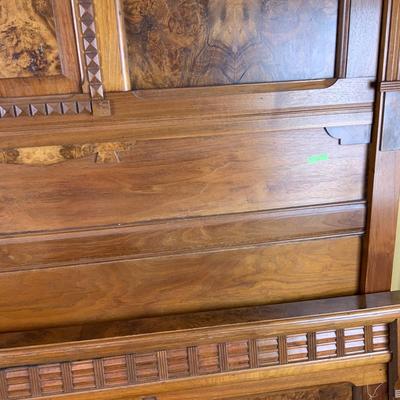 Lot 495 | Victorian Bed with Burled Walnut Panels