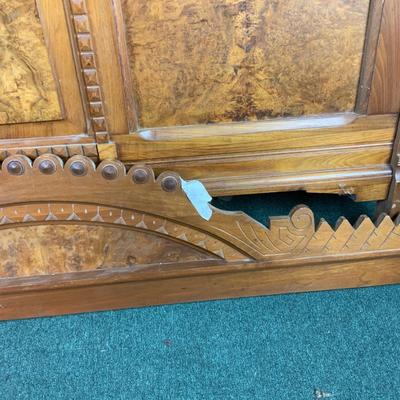 Lot 495 | Victorian Bed with Burled Walnut Panels