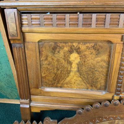Lot 495 | Victorian Bed with Burled Walnut Panels