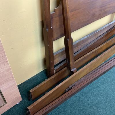 Lot 505 | Ethan Allen Spindle Poster Bed