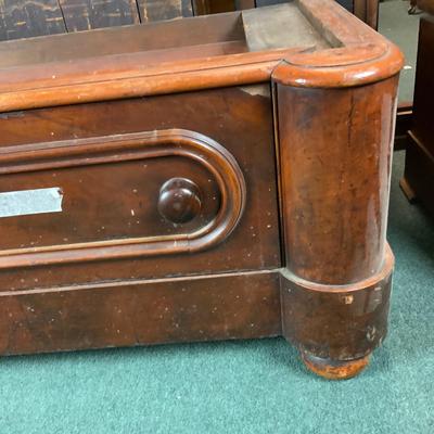 Lot 507 | Wardrobe Base